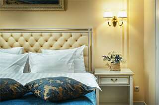 Гостиница Волгоград Волгоград Стандарт (с одной широкой кроватью) с видом на город-3