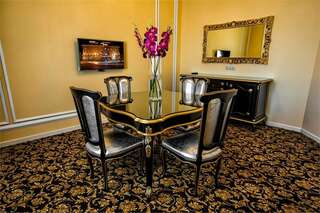 Гостиница Волгоград Волгоград Стандарт (с одной широкой кроватью) с видом на город-13